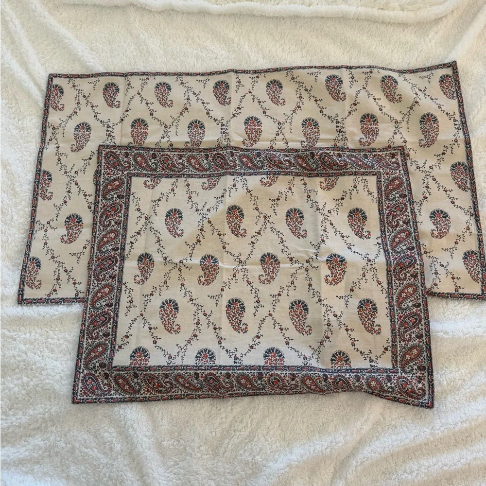 Pottery Barn Quinn Paisley Linen-Cotton Pillow Shams – 1 King & 1 Standard